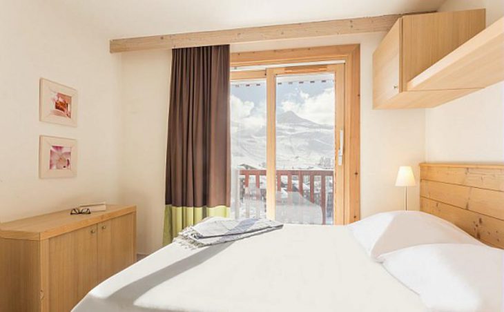 Les Gemeaux, La Plagne, Double Bedroom 4